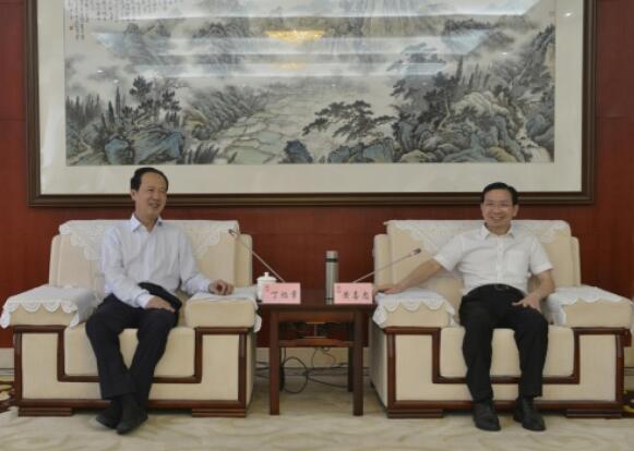 丁焰章拜會(huì)南昌市委副書(shū)記、市長(zhǎng)黃喜忠
