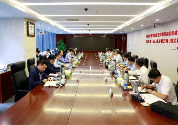 錢智民會(huì)見(jiàn)鞍鋼集團(tuán)董事長(zhǎng)、黨委書記譚成旭