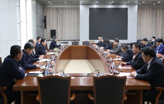 鄧建玲與唐山市委副書記、市長丁繡峰會(huì)談