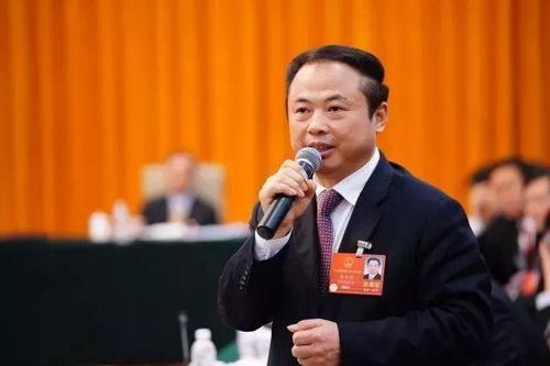 發(fā)展智慧型儲能電站 助力實現(xiàn)“碳達(dá)峰、碳中和”——訪全國人大代表、天能控股集團(tuán)董事長張?zhí)烊? width=