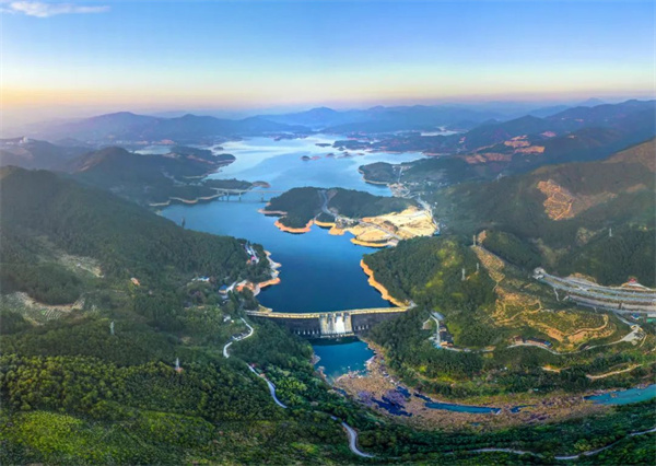 華電福建公司不負(fù)春光趕秋實(shí)，“雙碳”路上奮楫行
