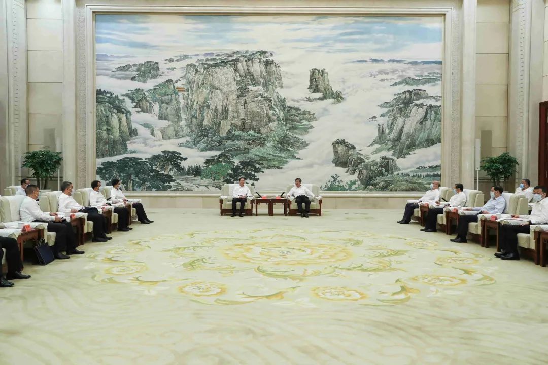 國家電網(wǎng)董事長辛保安與河北省委書記倪岳峰、省長王正譜會談