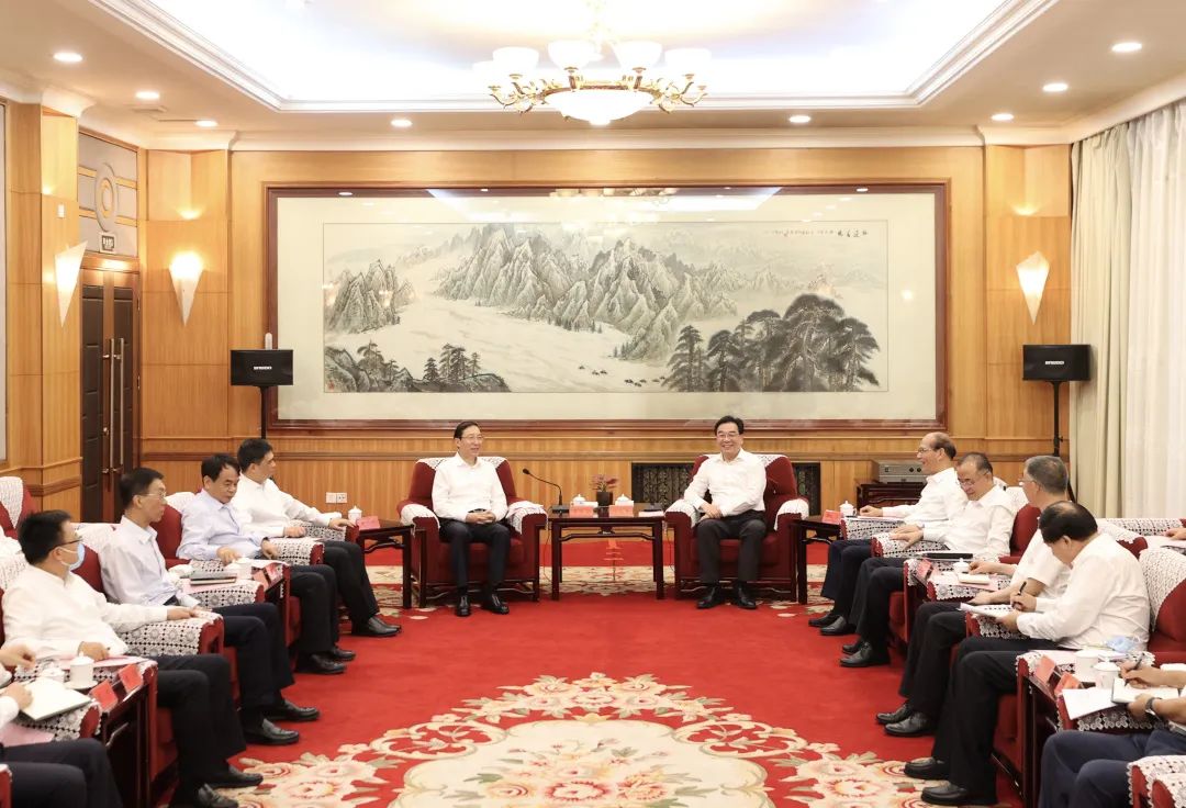國家電網(wǎng)董事長、黨組書記辛保安與青海省委書記信長星、省長吳曉軍會談