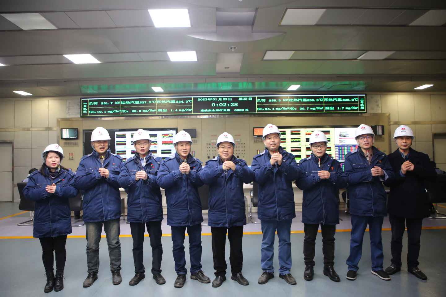 陜煤石電除夕慰問送溫暖，崗位堅守幸?！巴谩保╰oo）