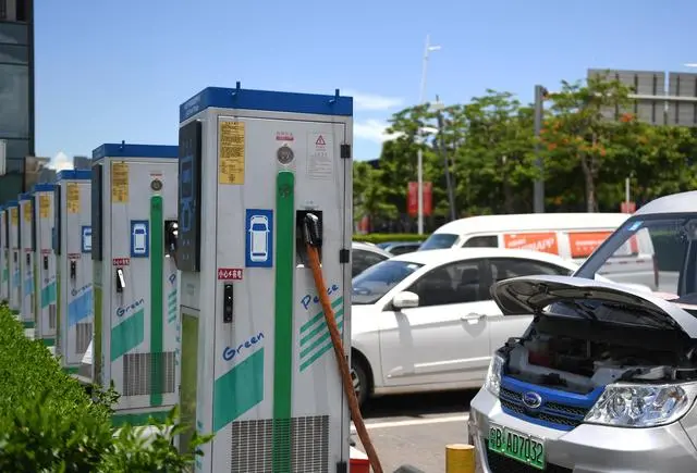 中國(guó)電動(dòng)車企駛?cè)肴毡尽八{(lán)?！笔袌?chǎng)