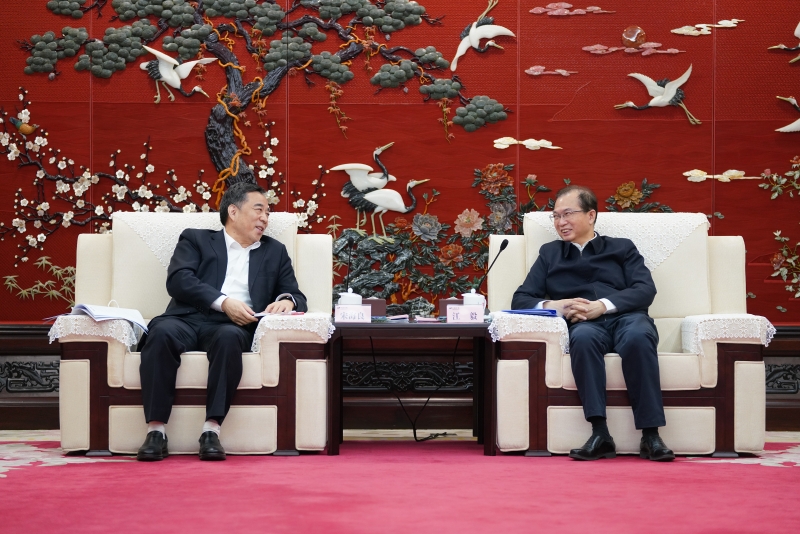 中國(guó)能建黨委書記、董事長(zhǎng)宋海良與中國(guó)華電黨組書記、董事長(zhǎng)江毅會(huì)談