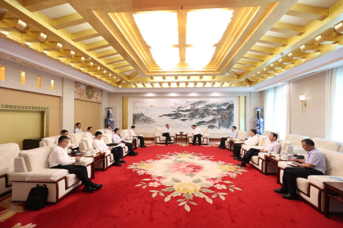 中國(guó)電建黨委副書記、總經(jīng)理王斌與山東省委常委、煙臺(tái)市委書記江成會(huì)談