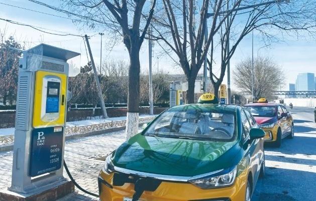一天去四趟換電站，新能源出租車“不抗凍”怎么開(kāi)