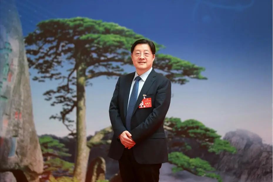 【兩會好聲音】全國人大代表、國網(wǎng)安徽電力董事長楊勇：為推動可再生能源高質(zhì)量發(fā)展提供法治保障