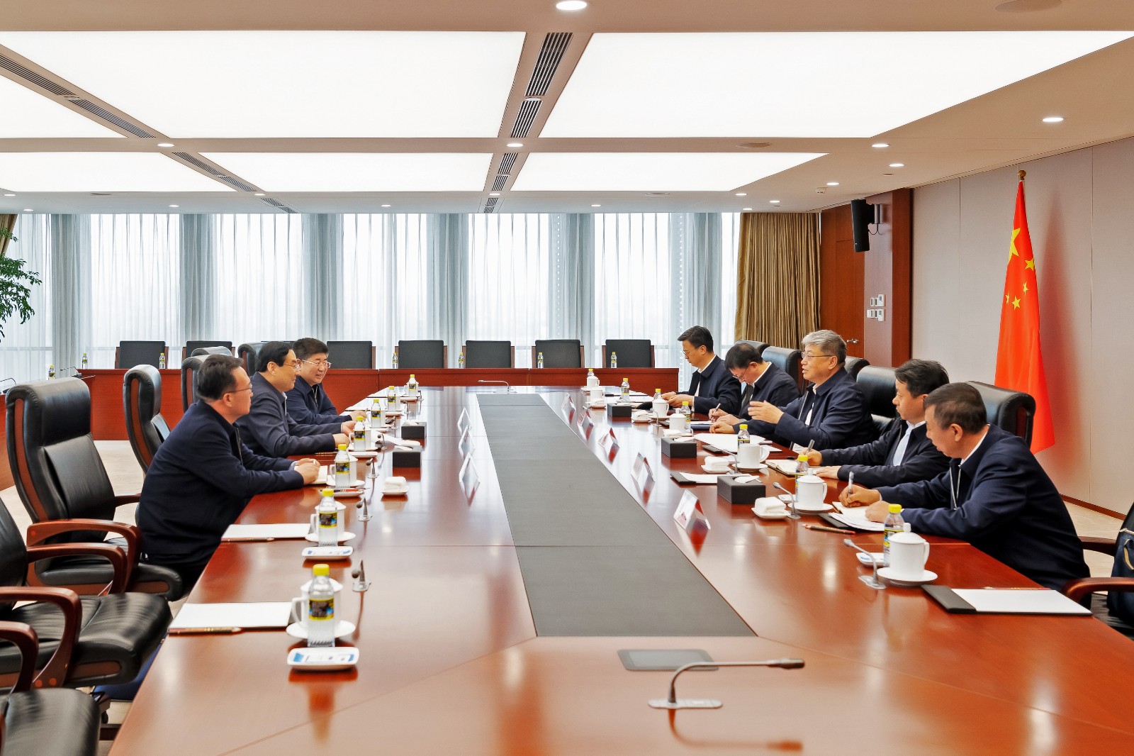 國家能源集團(tuán)黨組書記、董事長劉國躍會(huì)見陜西省政協(xié)副主席、榆林市委書記張曉光