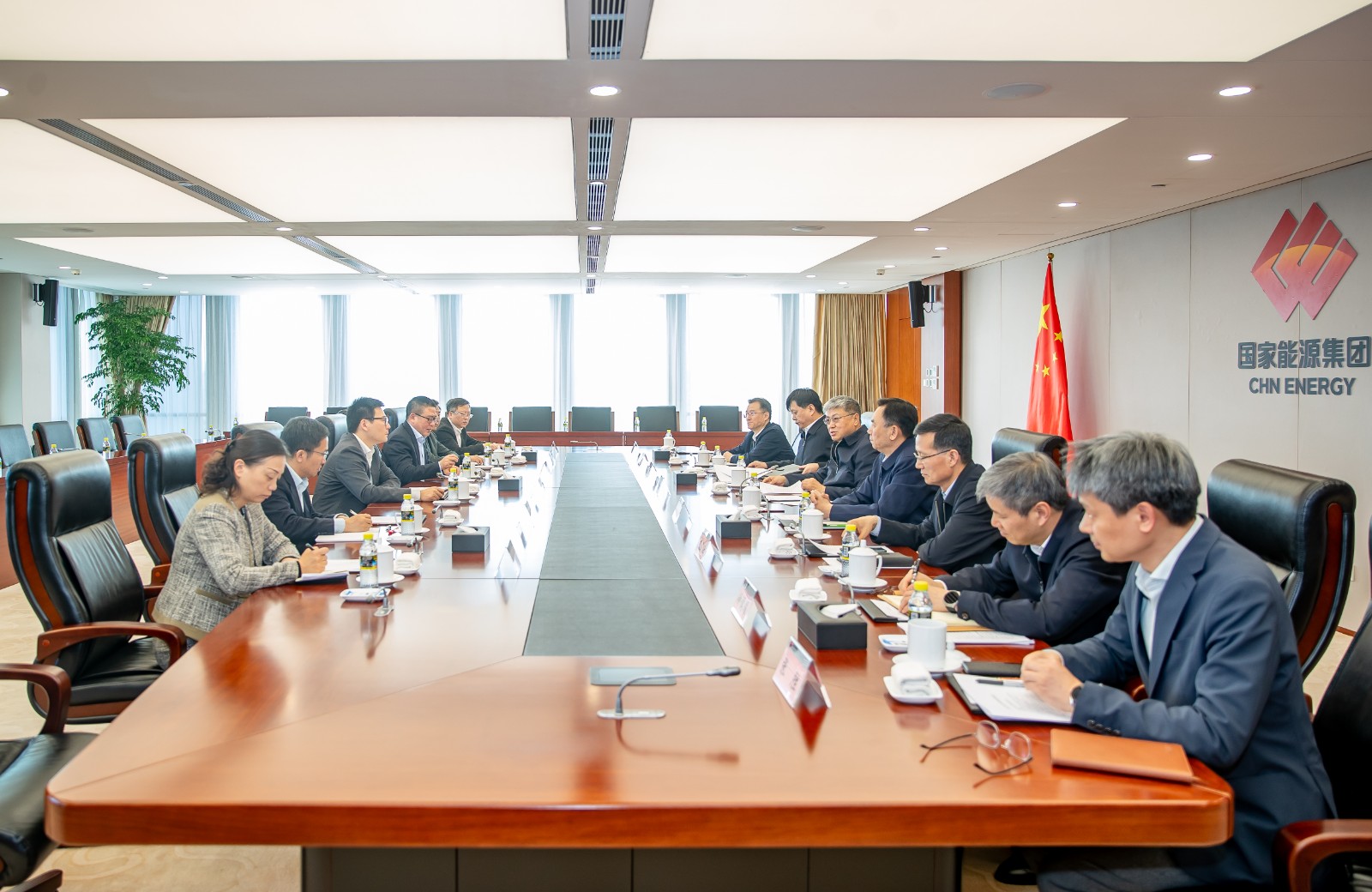 國家能源集團(tuán)黨組書記、董事長劉國躍會(huì)見上海電氣集團(tuán)黨委書記、董事長吳磊