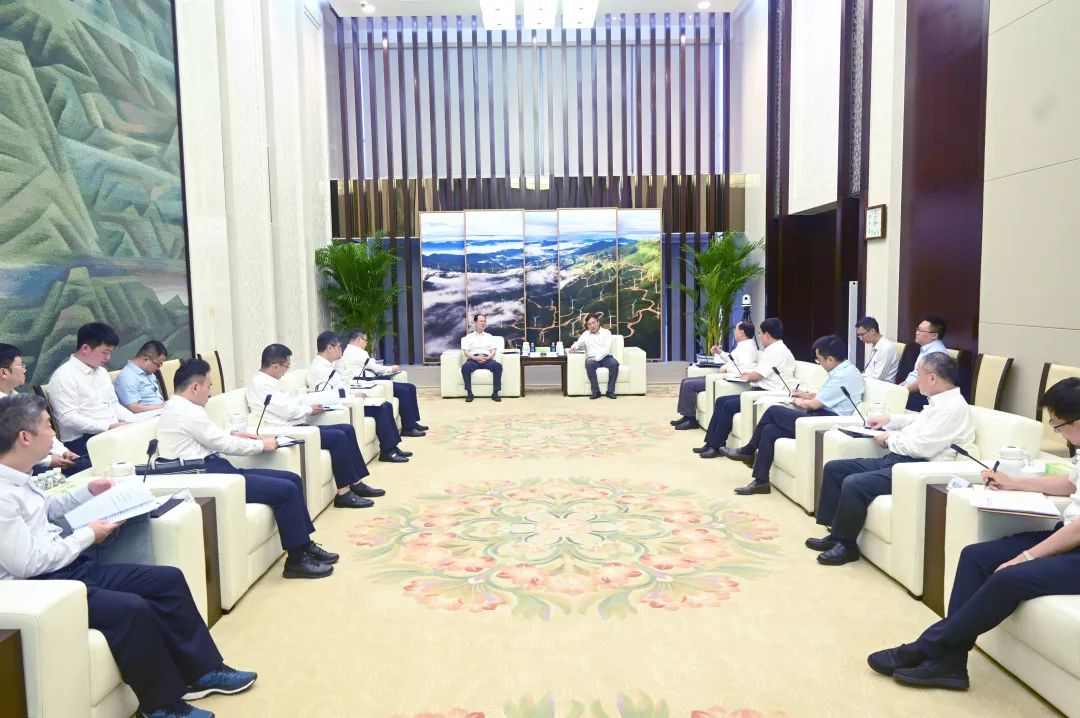 中國電建黨委書記、董事長丁焰章與國家電投黨組書記、董事長劉明勝會談