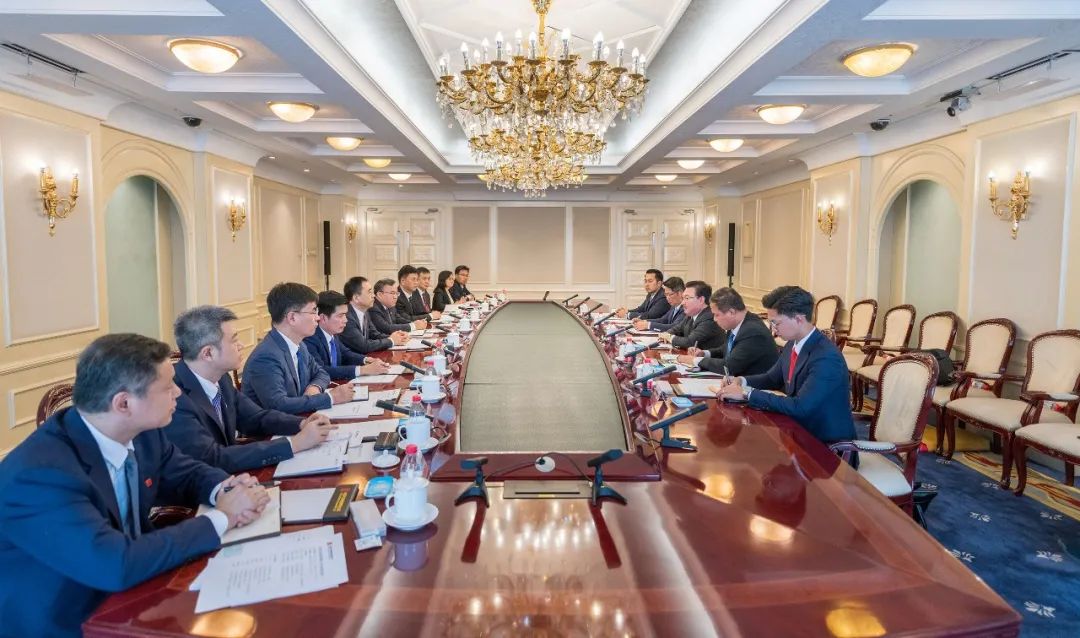 大唐集團(tuán)黨組書記、董事長鄒磊與老撾總理府辦公廳部長、總理首席顧問西納萬·蘇發(fā)努馮會談