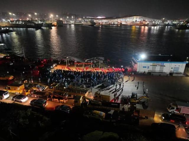 南方電網(wǎng)再派5500人隊(duì)伍，支援海南搶修復(fù)電