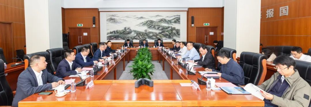 中核集團(tuán)會(huì)見特變電工黨委委員、總裁黃漢杰一行