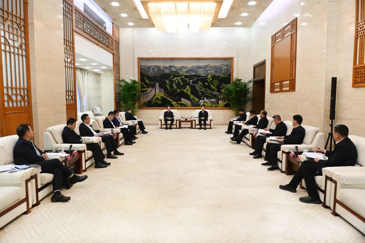 大唐集團(tuán)黨組書記、董事長(zhǎng)鄒磊與中國(guó)電建黨委書記、董事長(zhǎng)丁焰章會(huì)談