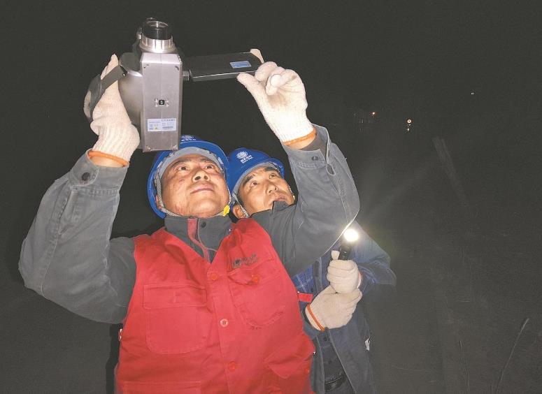 青海貴南縣：零下15攝氏度，冬夜巡檢保供電