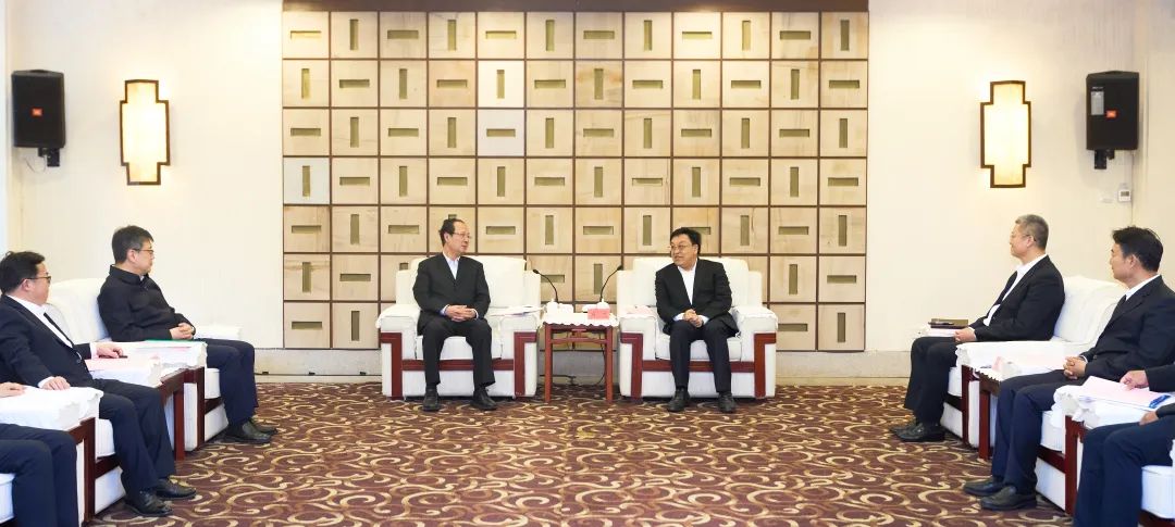 中國電建黨委書記、董事長丁焰章拜會(huì)海南省委書記馮飛