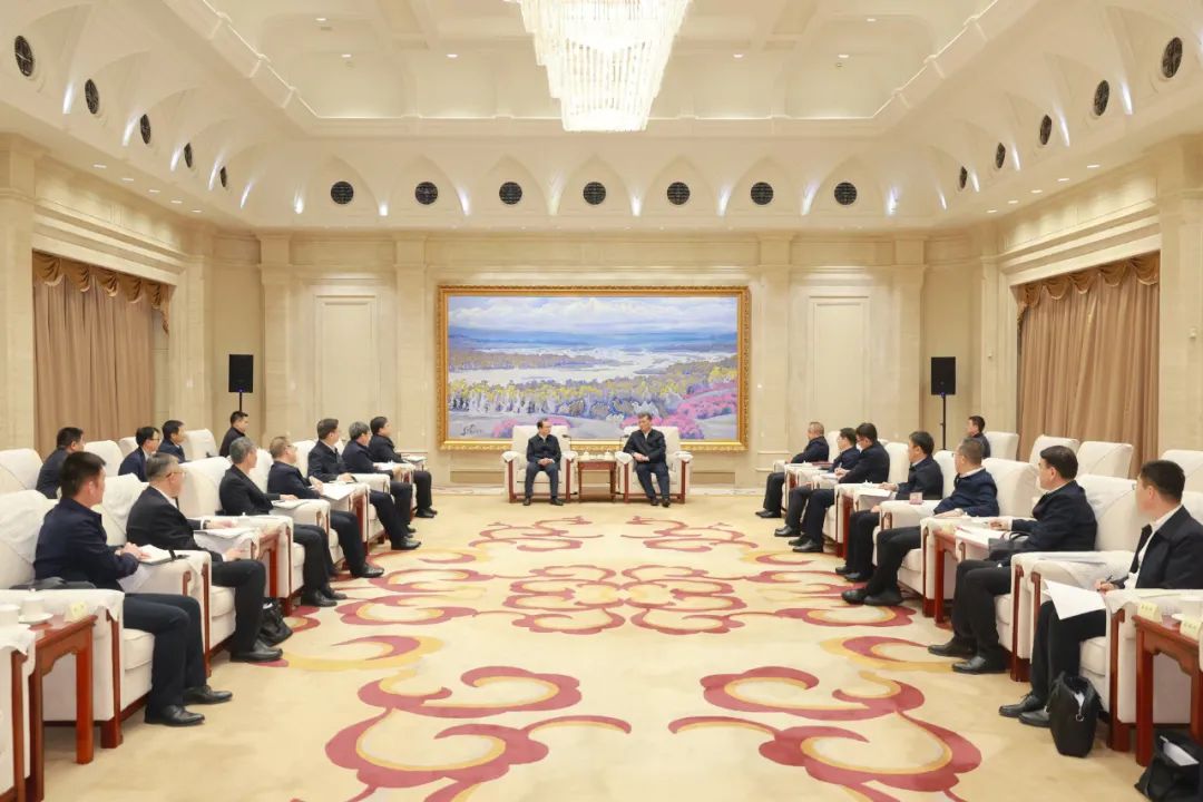 華電集團(tuán)黨組書記、董事長江毅與新疆維吾爾自治區(qū)主要領(lǐng)導(dǎo)舉行會談