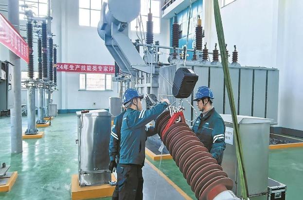 山西晉城供電研制組合器具，變壓器高壓套管吊裝無須登高
